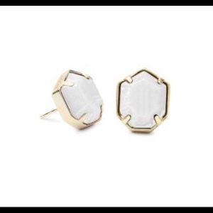 Kendra Scott Jewelry - Kendra Scott Taylor Stud Earrings Mother of Pearl Kendra Scott Jewelry - Kendra Scott Taylor Stud Earrings Mother of Pearl